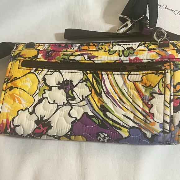 Donna Sharp Kentucky Original Sashay Deidro Wallet Item 26056 NWT - Picture 3 of 4